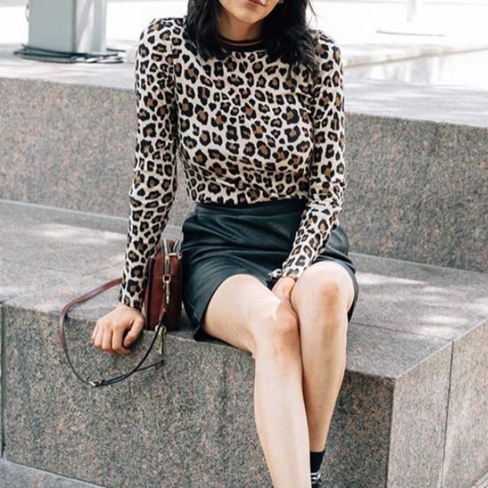 Long sleeve leopard print top